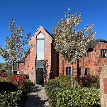 Cross Court, Stafford By Bell Apartments Exteriér fotografie