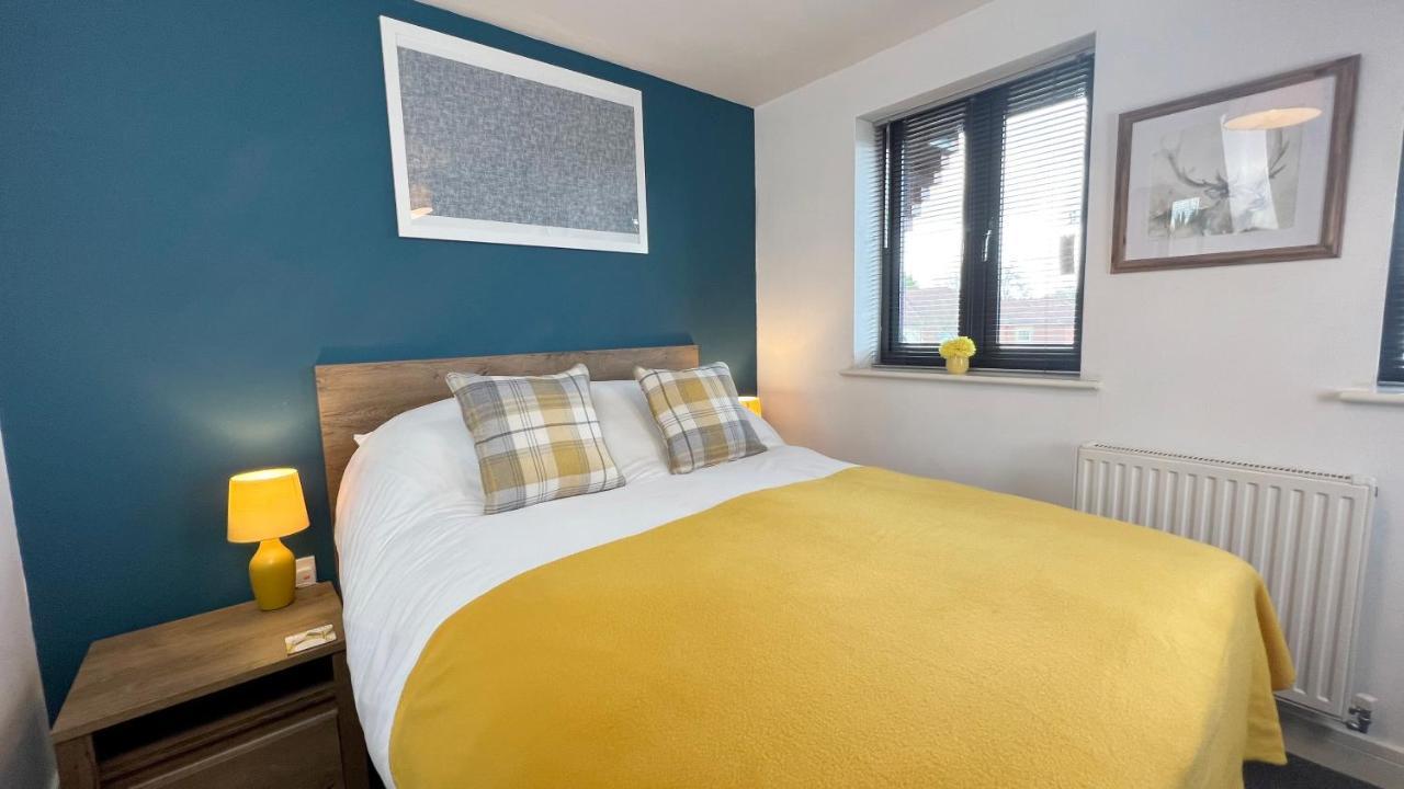 Cross Court, Stafford By Bell Apartments Exteriér fotografie