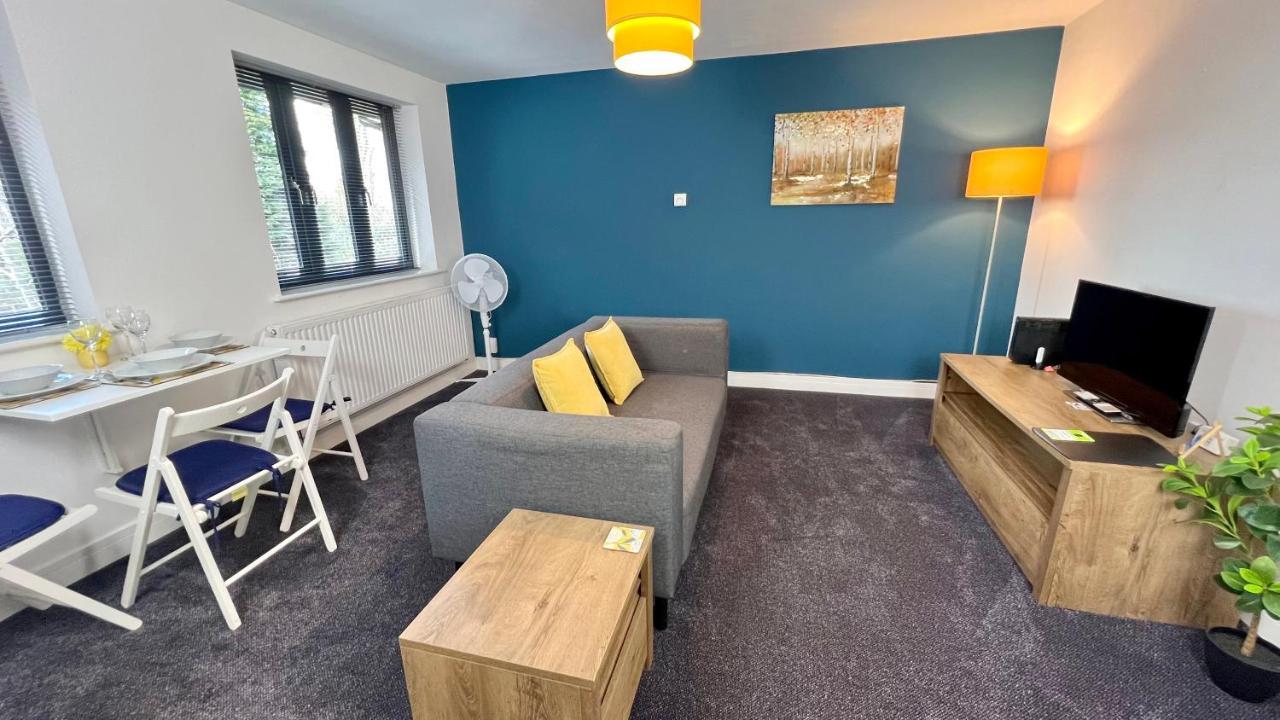 Cross Court, Stafford By Bell Apartments Exteriér fotografie