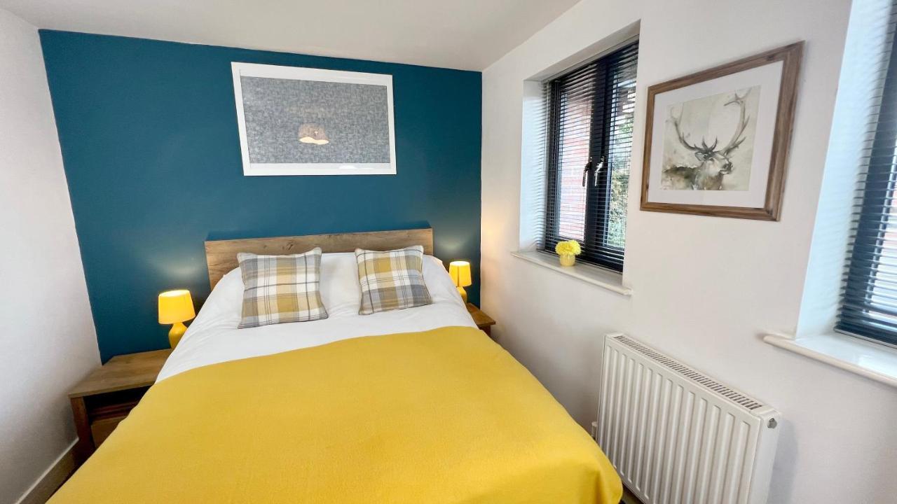 Cross Court, Stafford By Bell Apartments Exteriér fotografie
