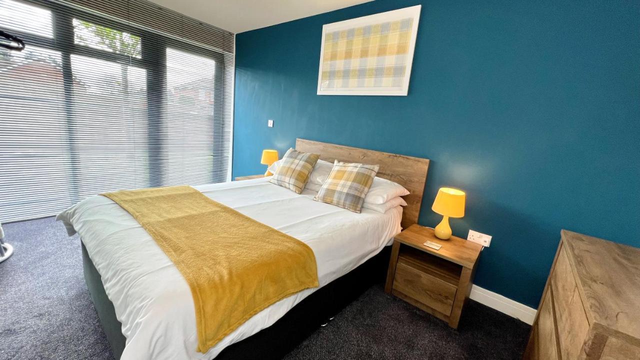 Cross Court, Stafford By Bell Apartments Exteriér fotografie