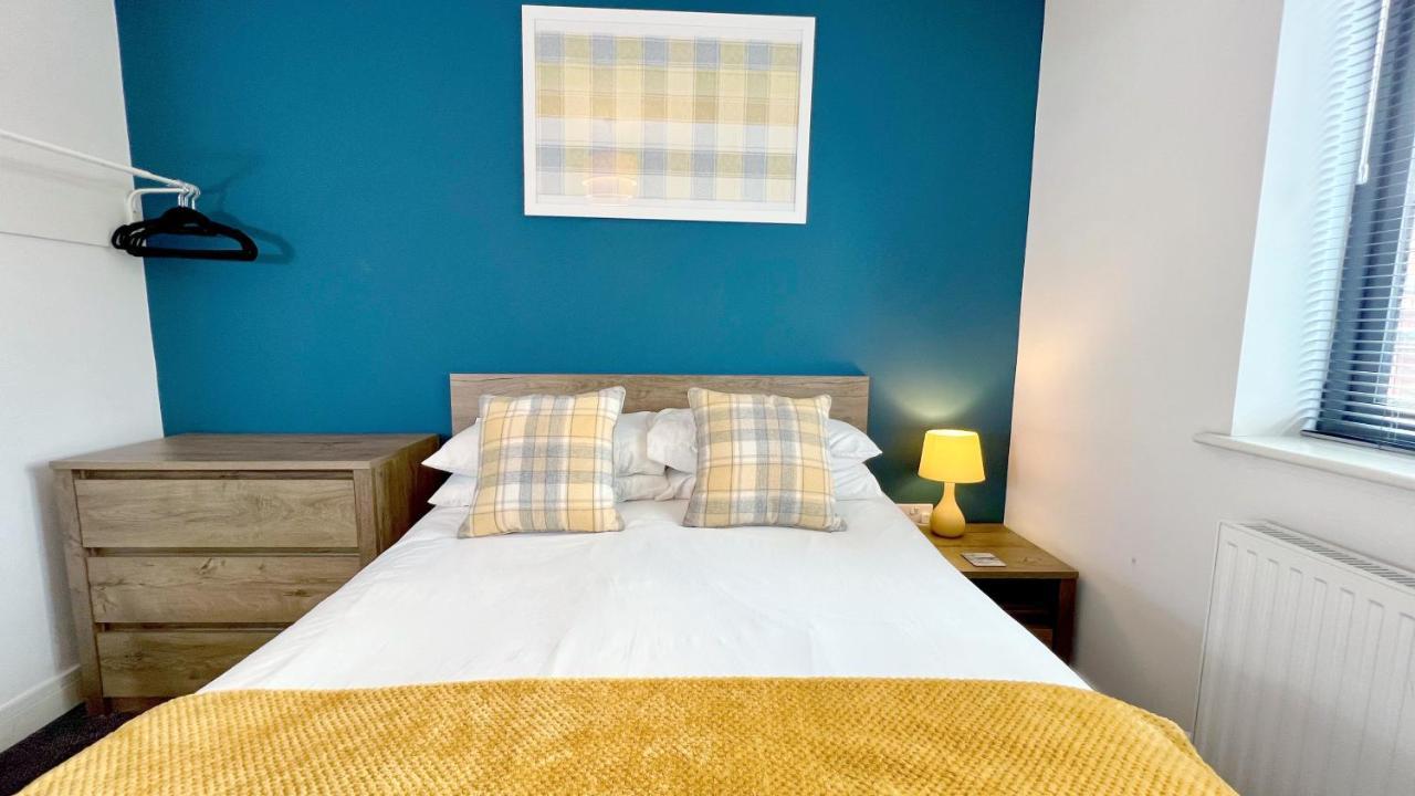 Cross Court, Stafford By Bell Apartments Exteriér fotografie